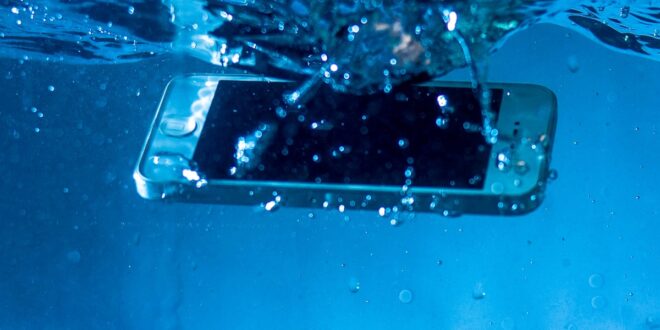 Récupérer un smartphone tombé dans l’eau
